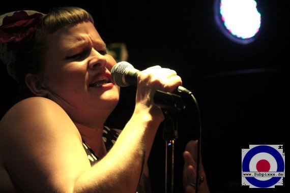 The Kitchenettes (CH) Soul-Nighter, Noels Ballroom, Leipzig 30. September 2011 (17).JPG